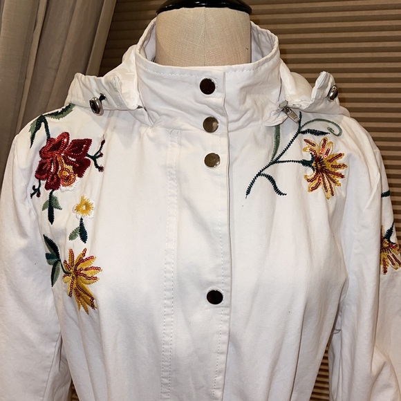 Spatial Paris Beautiful Embroidered Sequence Hooded Jacket - Picture 2 of 11